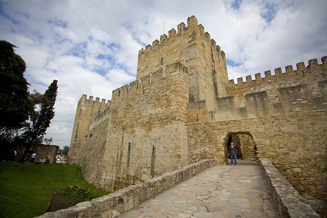 São Jorge castle, Lisbon | Sumber: PromptGuides.com